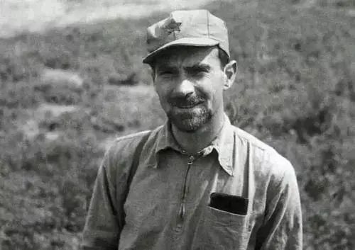 斯诺在陕北.jpg