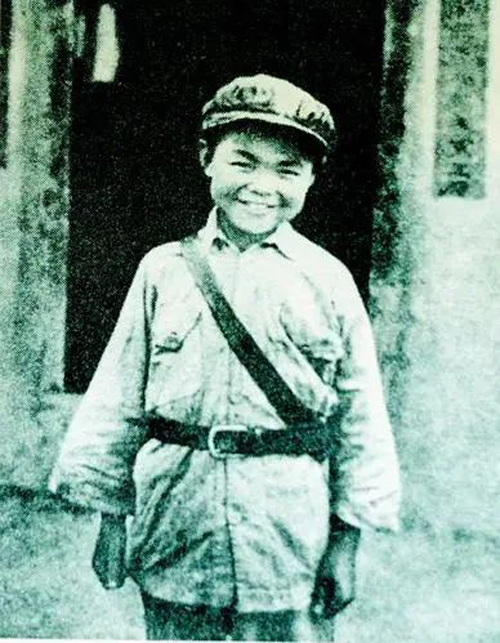斯诺拍摄的红军小战士“山西娃娃”500.jpg