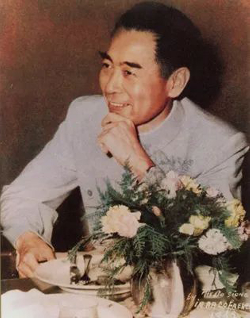 周恩来在万隆会议上500.jpg